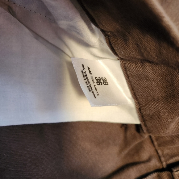 Old Navy Classic Khakis Mans Pants Size 38/36 set of 2 - Picture 3 of 4